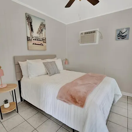 Sf Unit 3 - *Across From Beach - Spacious Kitchen/Living & Bdr